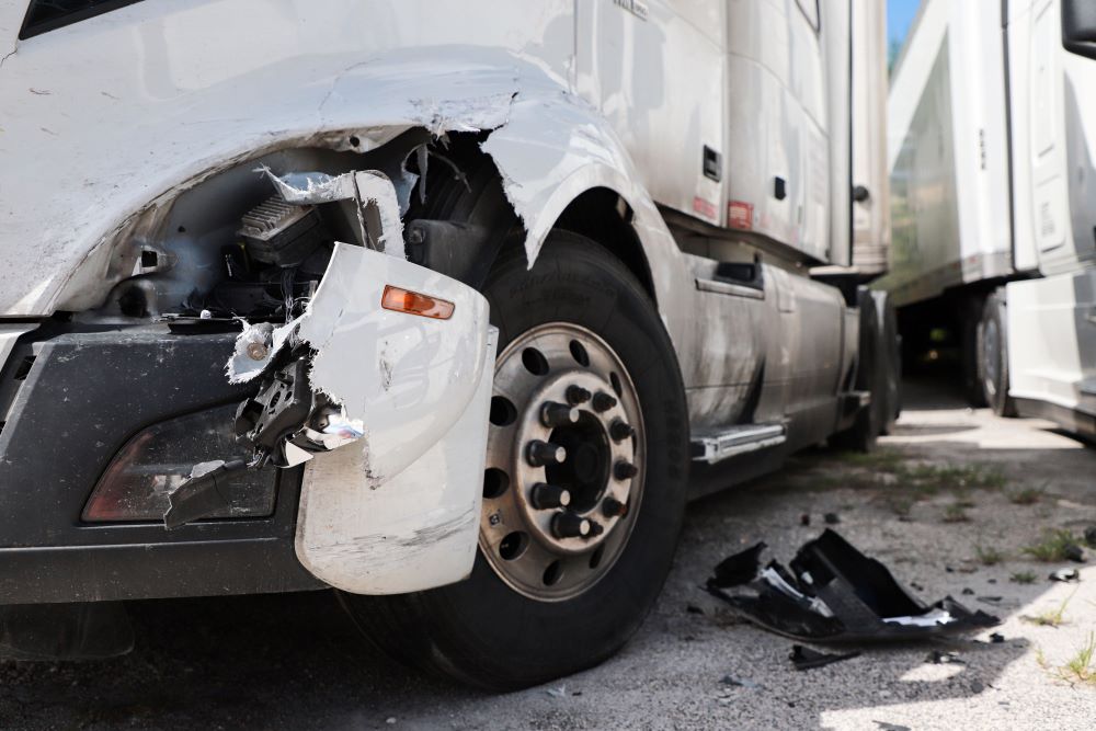 Tips from the Best Truck Accident Lawyers: What Not to Do